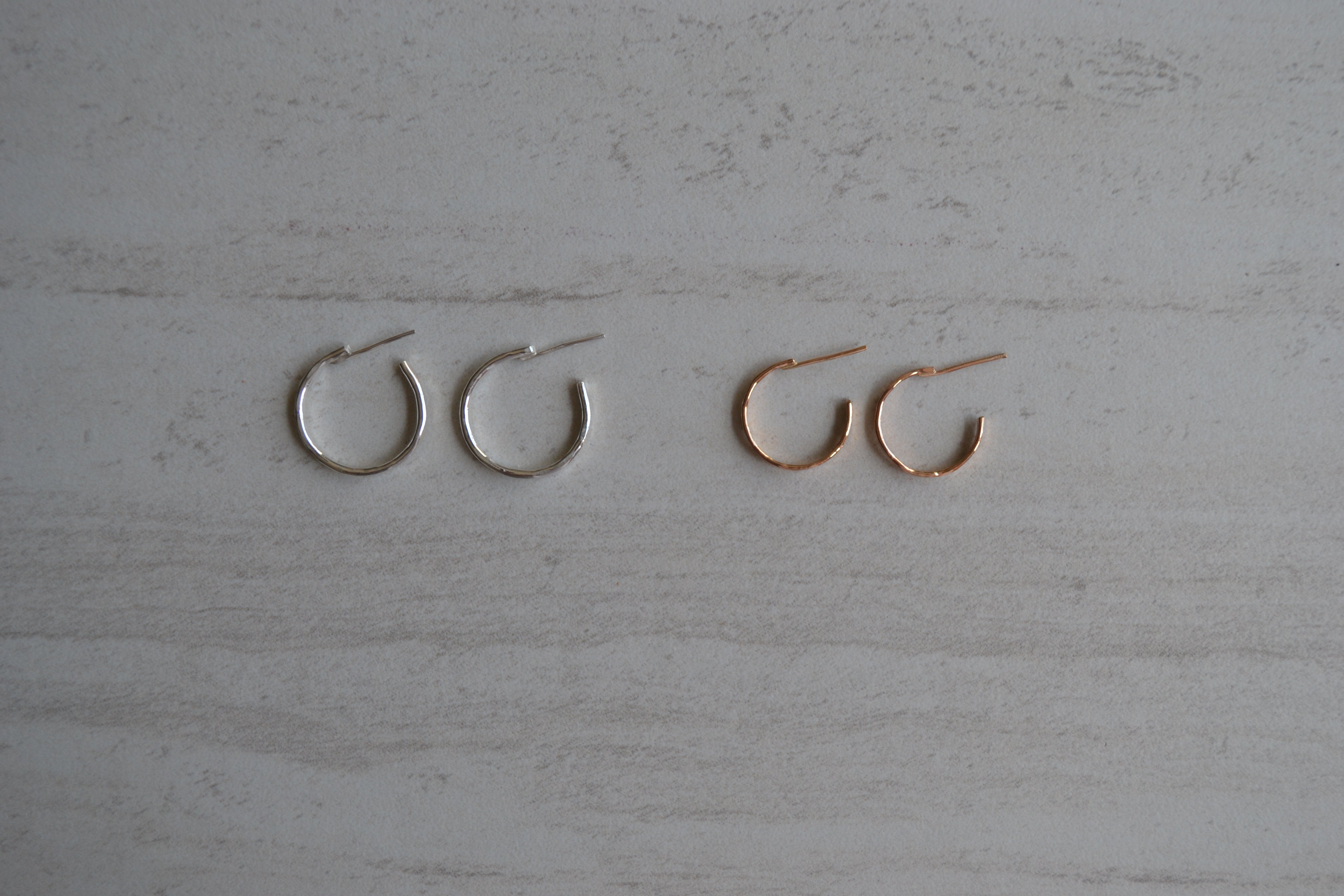Demi Hammered Hoop