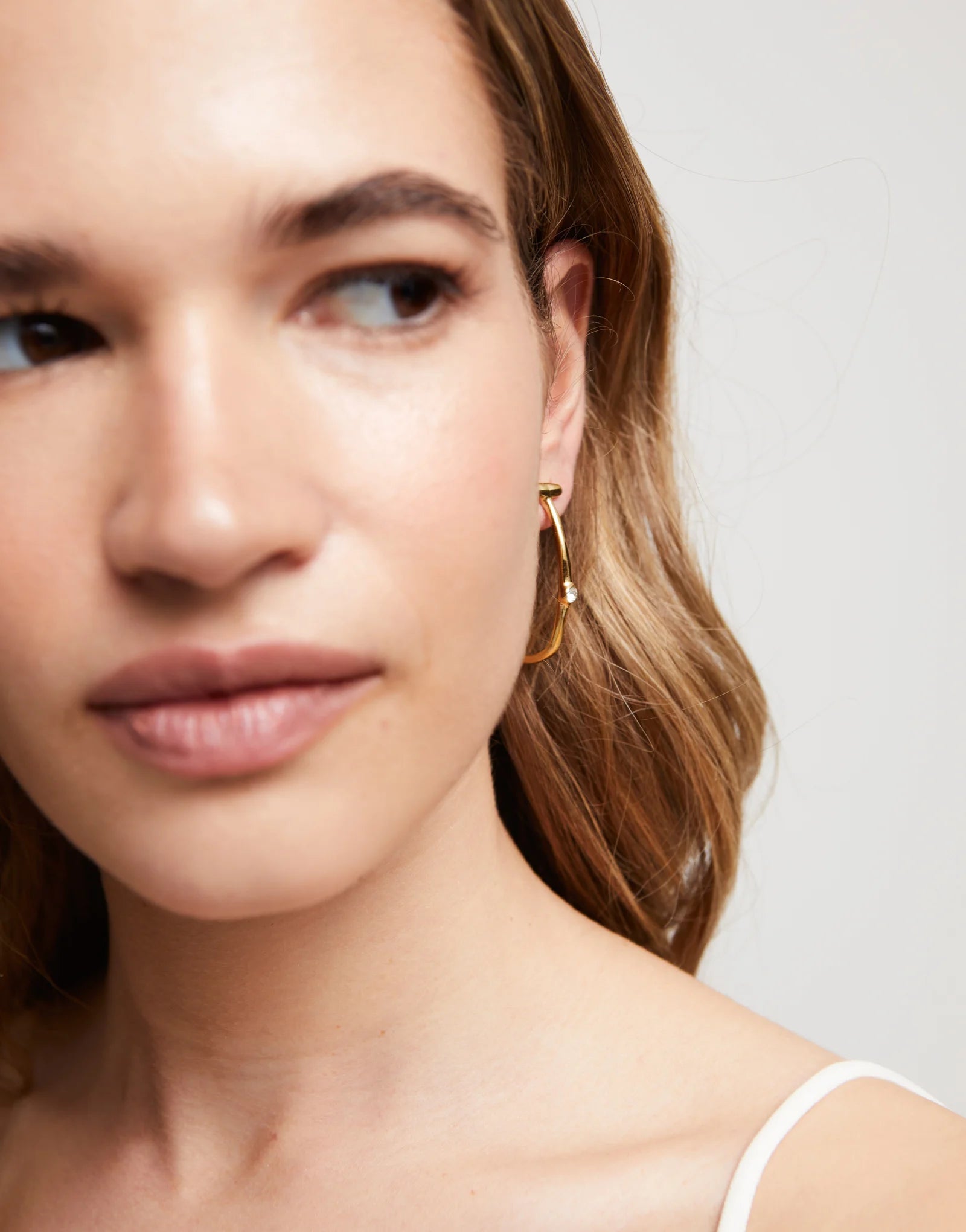 Hoop earrings with white topaz - Gold