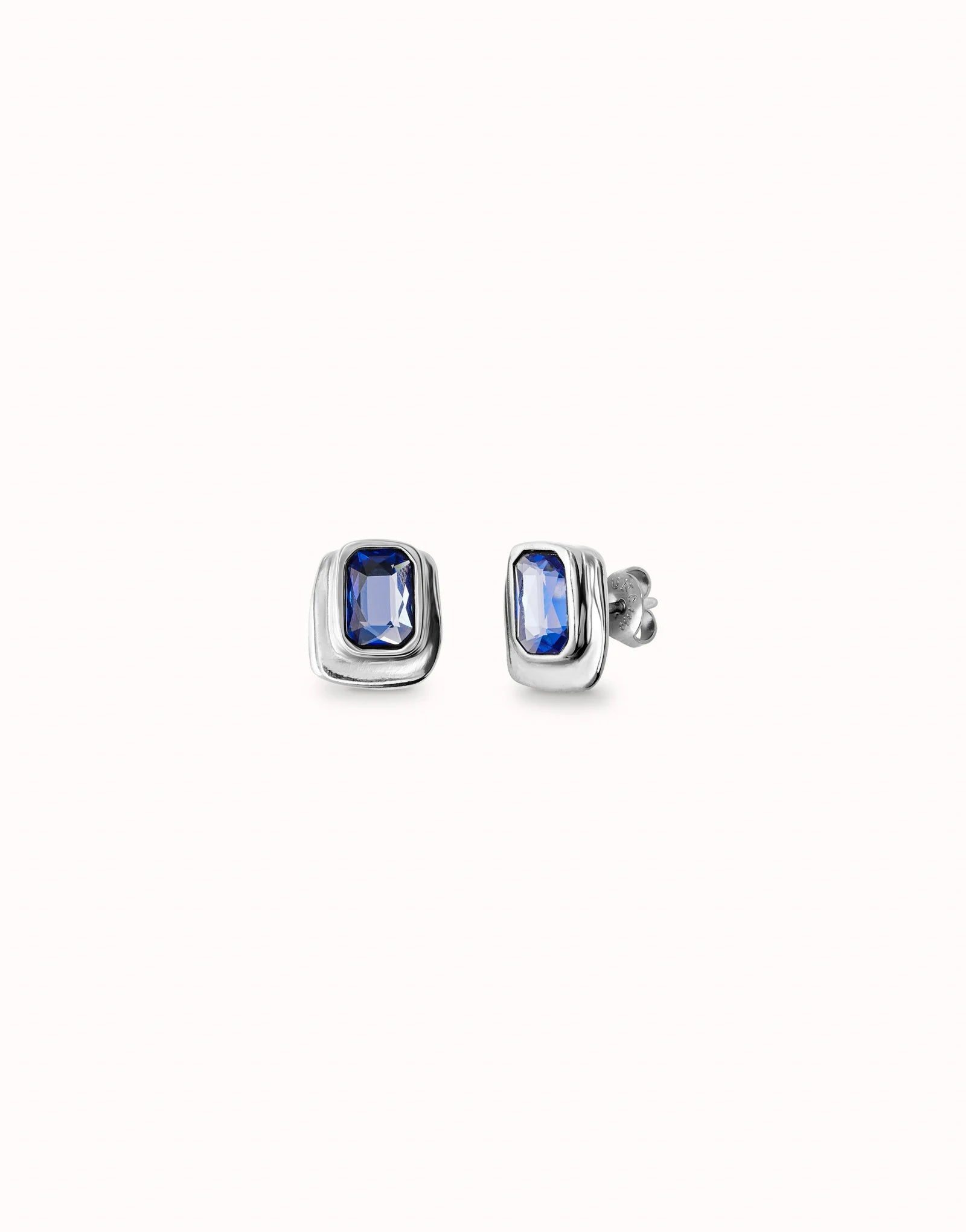 Stud earrings with crystal