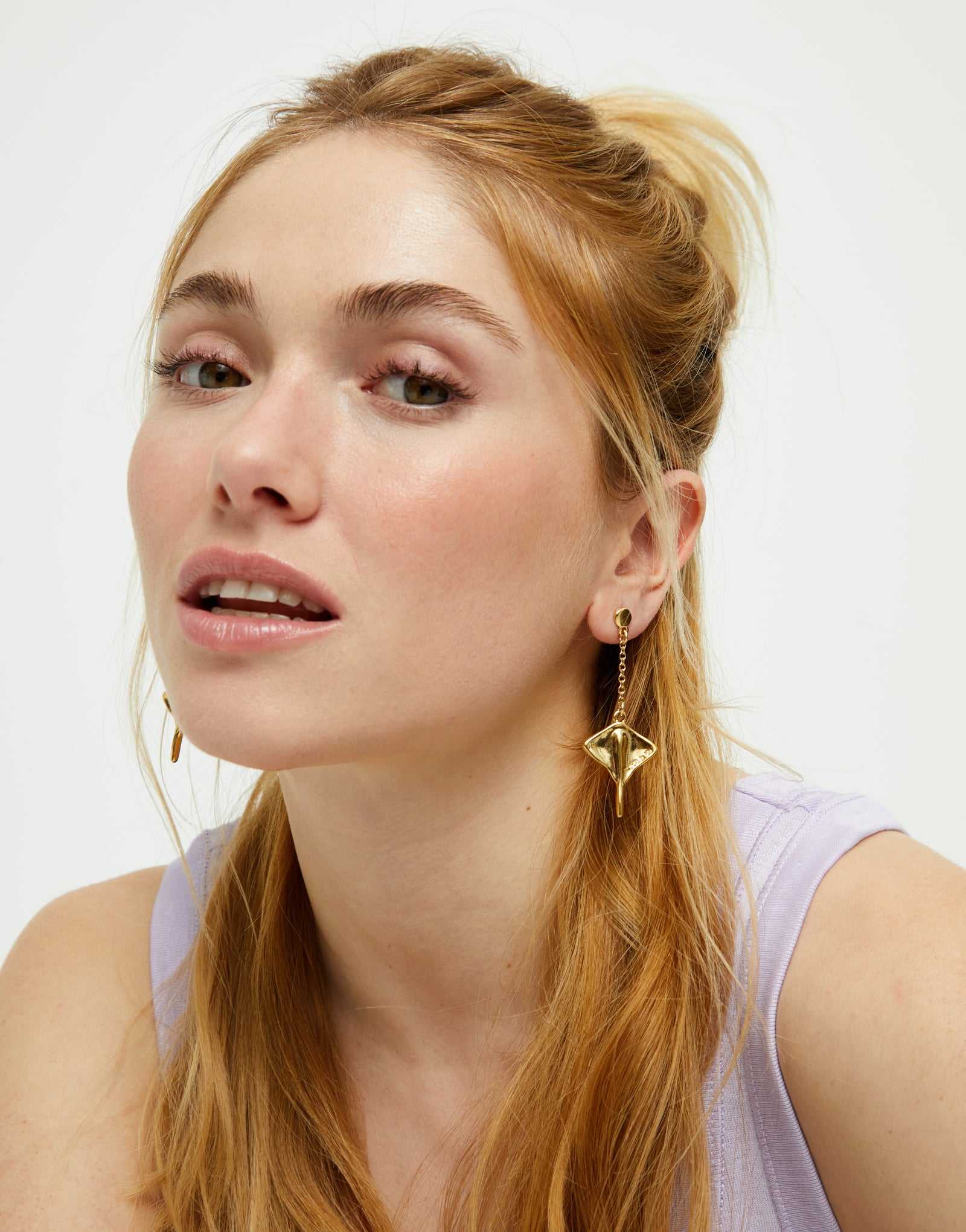 Manta ray-shaped drop earrings