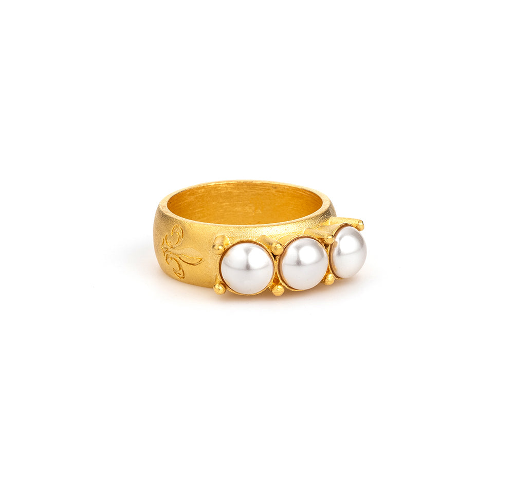 GOLD TRIPLE PEARL RING