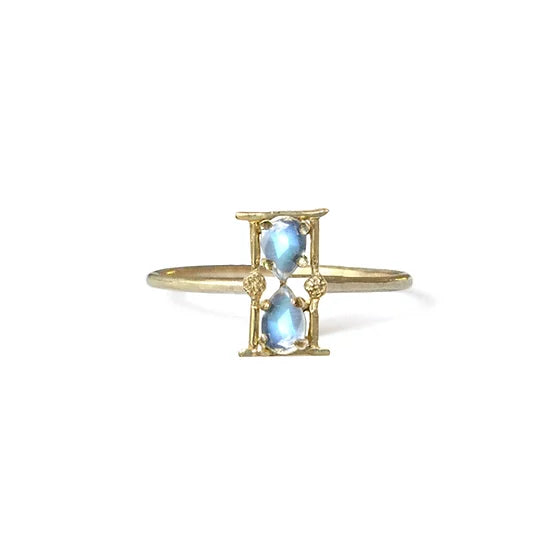 Amulet Hourglass Ring